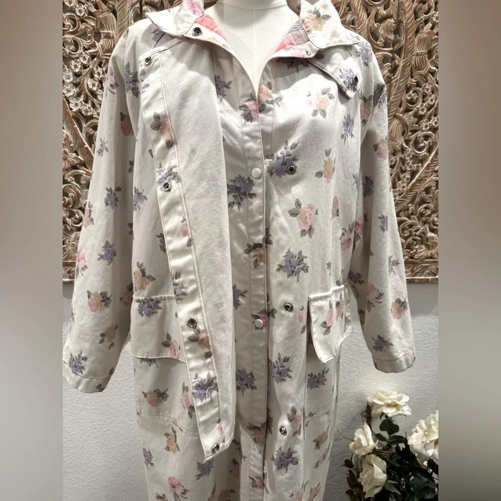 Floral Cream Trench Coat - Picture 6 of 14